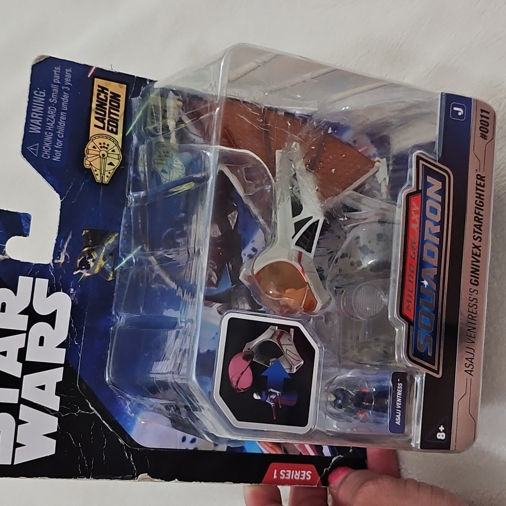 Star Wars Micro Galaxy Squadron Asajj Ventress's Ginivex Starfighter Toy - Picture 3 of 9